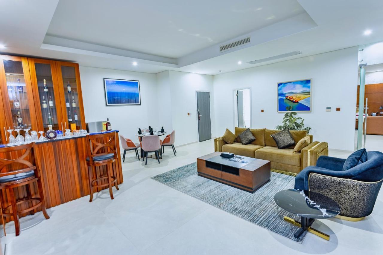 Alisa Hotel Tema Kültér fotó